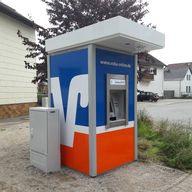 Freistehenden Geldautomat rundum 3-farbig foliert